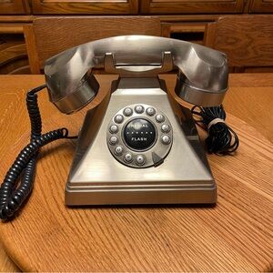 Tiffany Retro Silver Corded Push Button Telephone